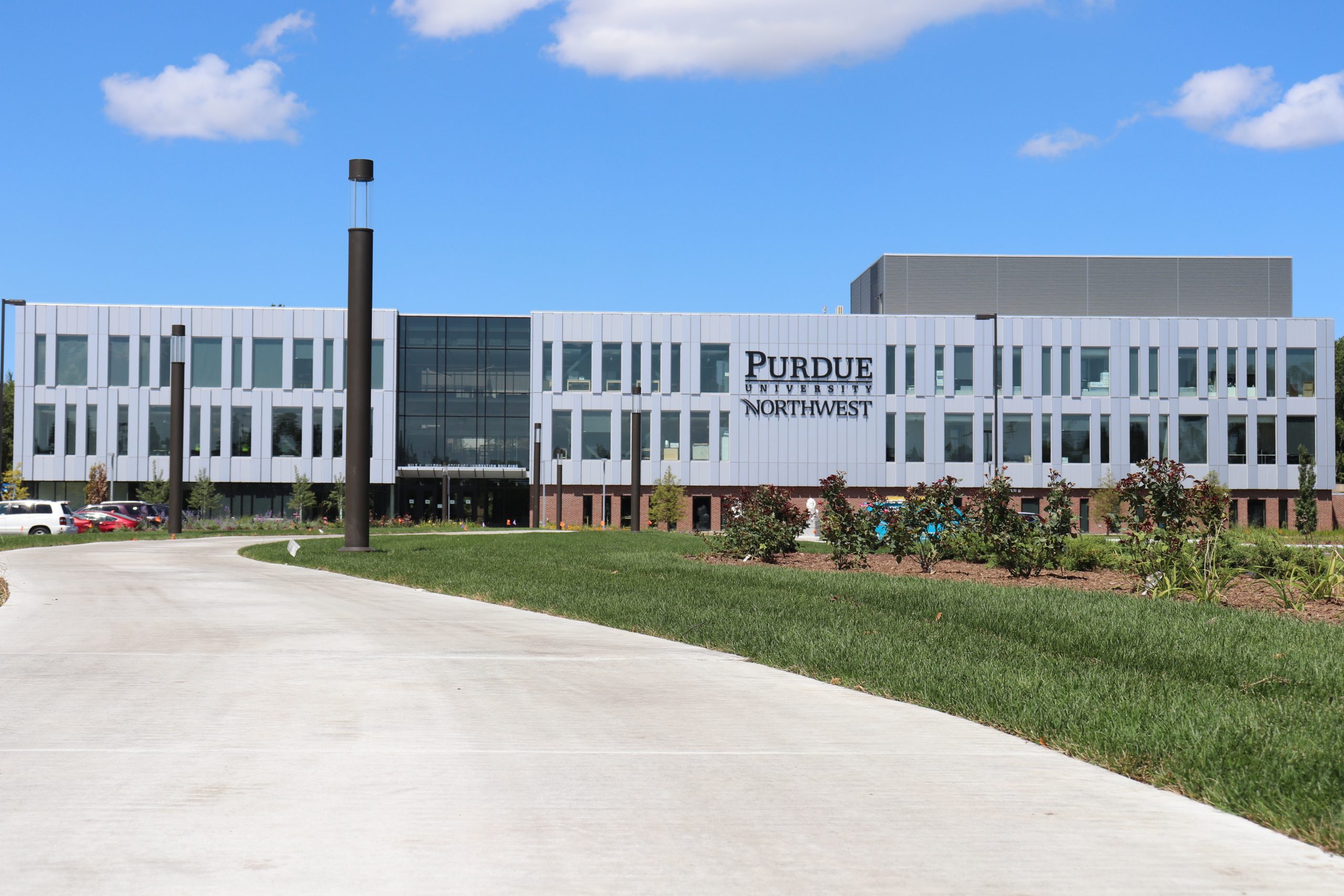 Nils_K_Nelson_Bioscience_Innovation_Building_Exterior_Lions_KCF_Hammond_2020.18.08.JPG2020-08-18 at 2.29.08 PM 3